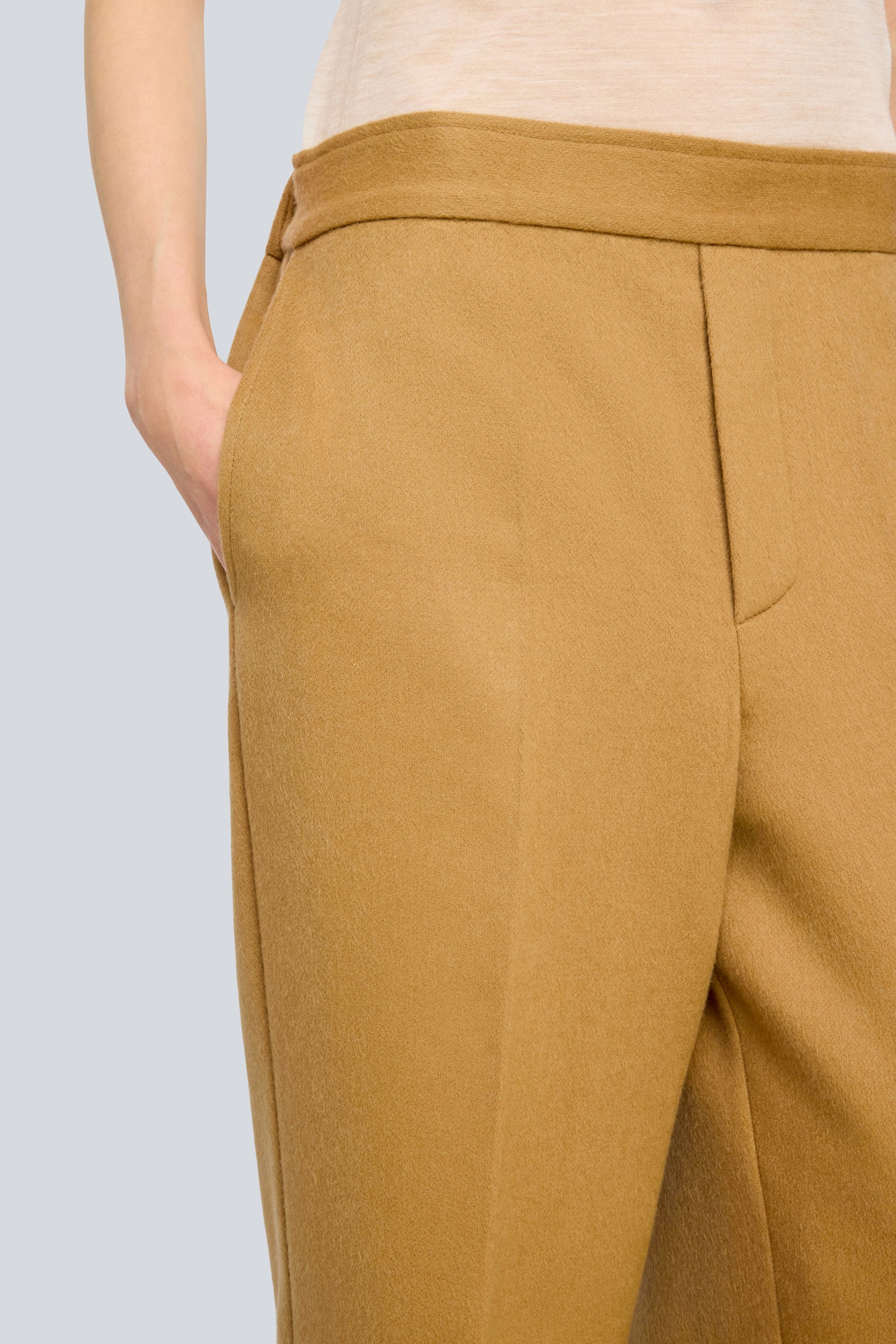 PANTALONE-LILIA
